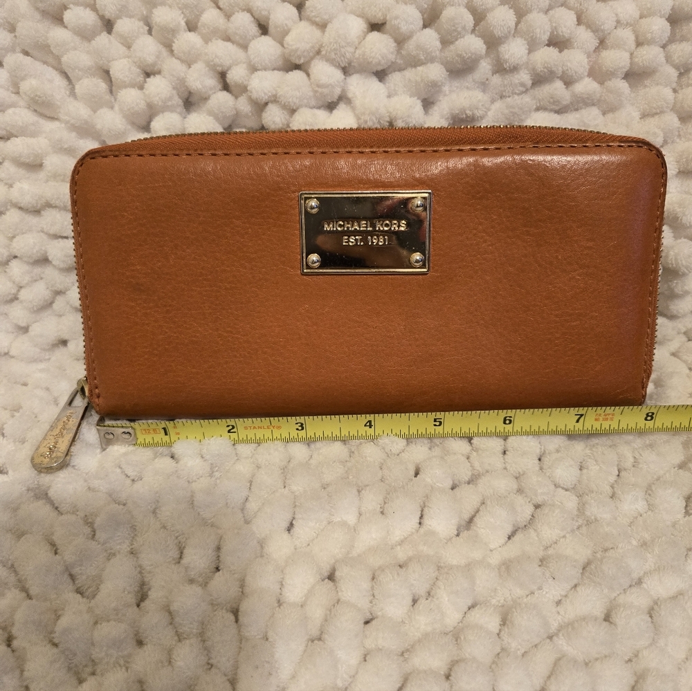 Michael Kors Jet Set - Genuine Leather - Zip Around Continental Wallet